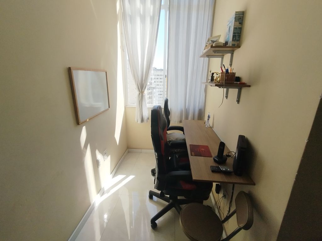 Imagens do imóveis Apartamento de sala quarto cozinha banheiro no, bairro de Fátima Rio de Janeiro