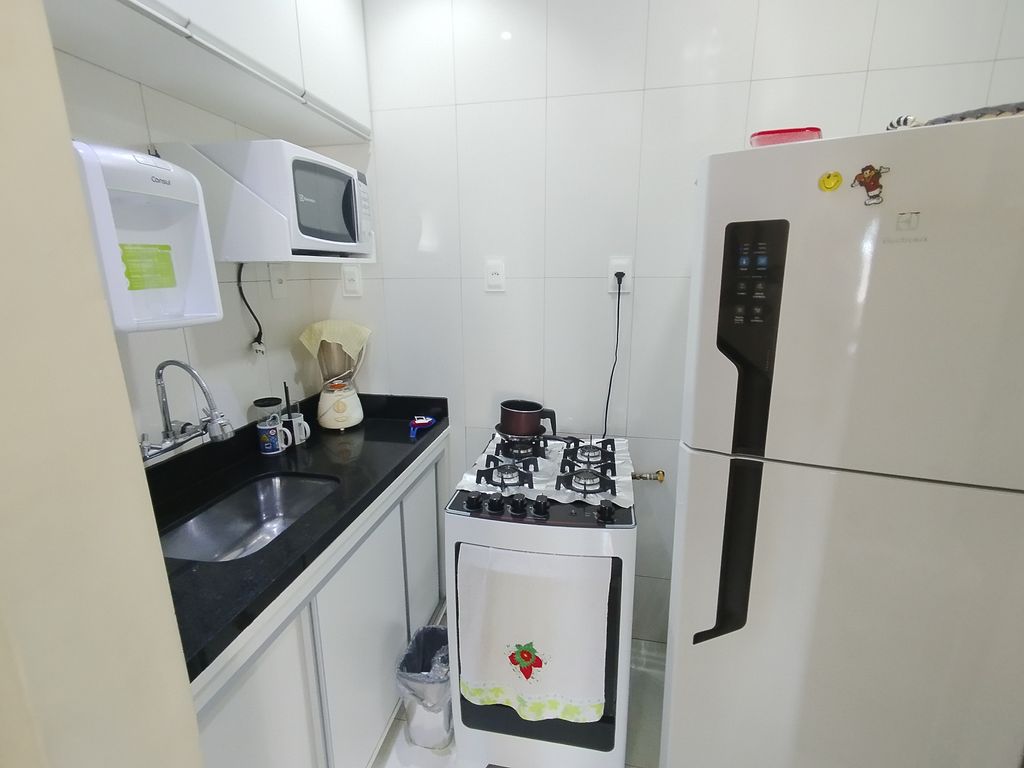 Imagens do imóveis Apartamento de sala quarto cozinha banheiro no, bairro de Fátima Rio de Janeiro