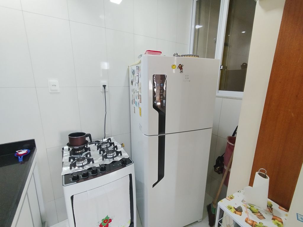 Imagens do imóveis Apartamento de sala quarto cozinha banheiro no, bairro de Fátima Rio de Janeiro