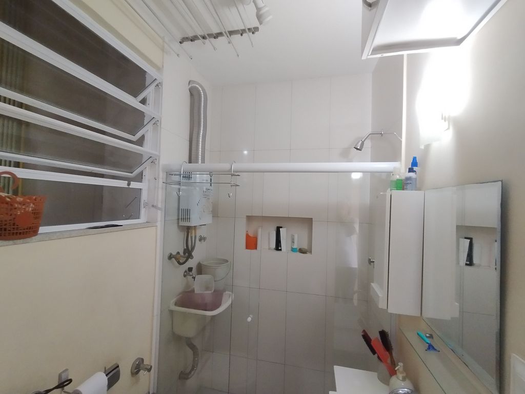 Imagens do imóveis Apartamento de sala quarto cozinha banheiro no, bairro de Fátima Rio de Janeiro