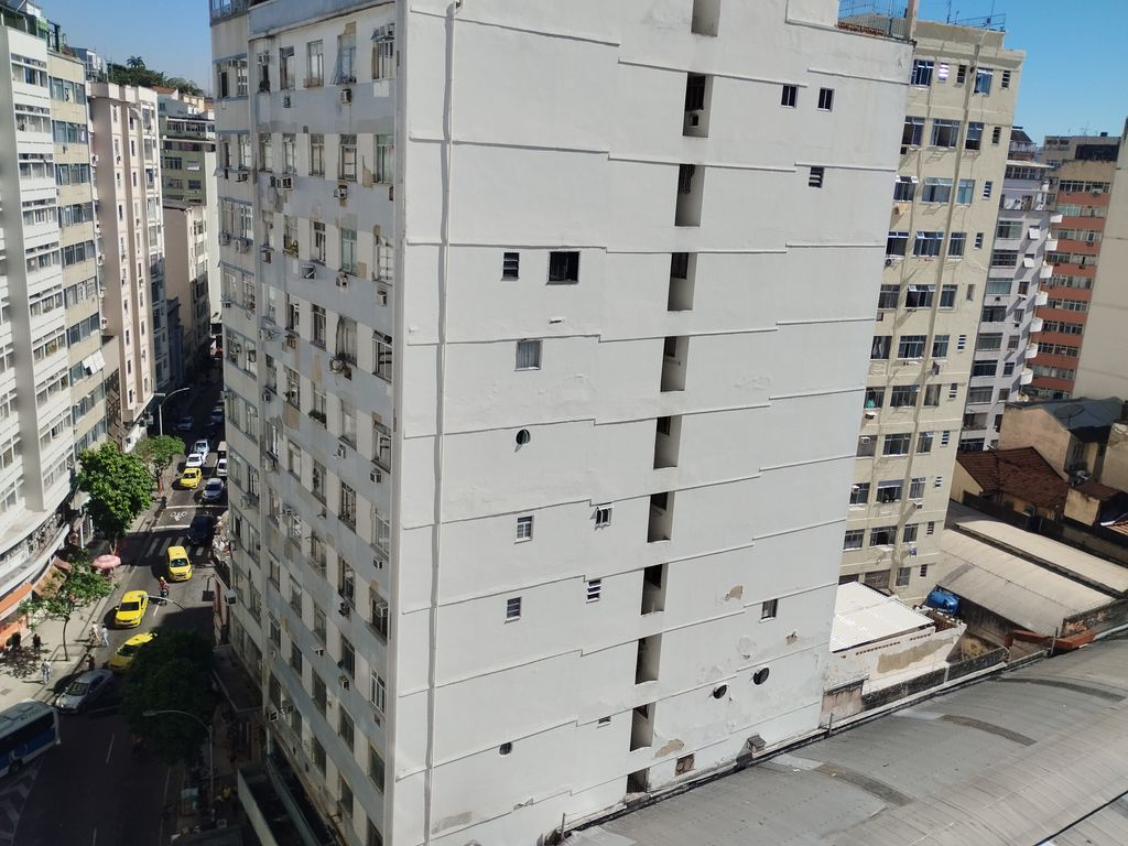 Imagens do imóveis Apartamento de sala quarto cozinha banheiro no, bairro de Fátima Rio de Janeiro
