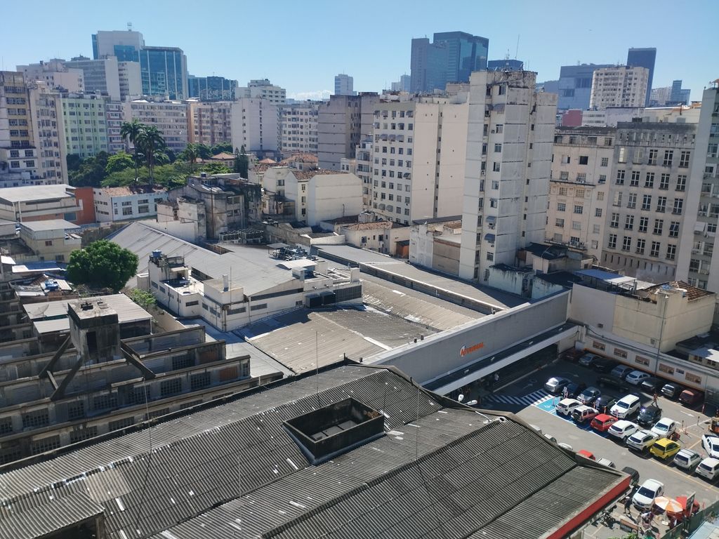 Imagens do imóveis Apartamento de sala quarto cozinha banheiro no, bairro de Fátima Rio de Janeiro