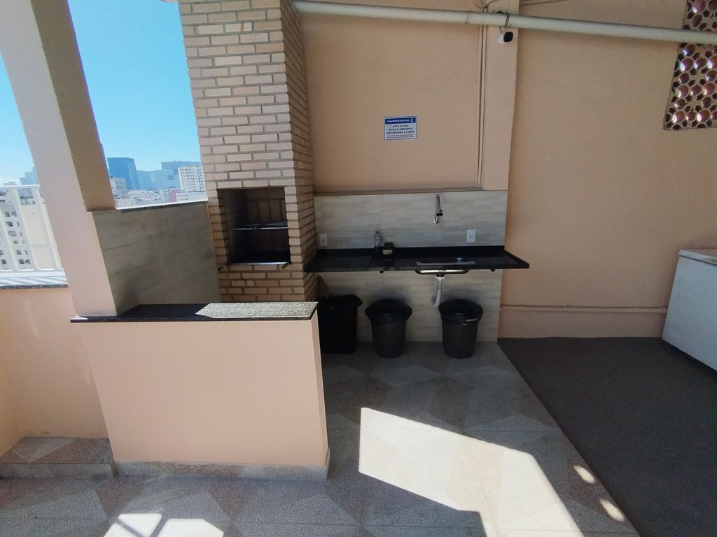 Imagens do imóveis Apartamento de sala quarto cozinha banheiro no, bairro de Fátima Rio de Janeiro