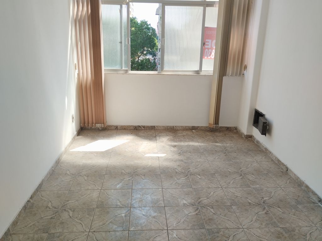 Imagens do imóveis Apartamento de sala e dois quartos com dependência em centro Rio de Janeiro