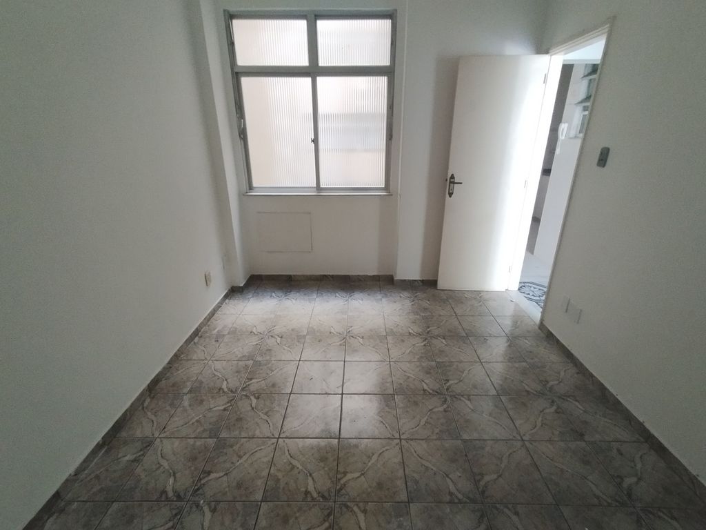 Imagens do imóveis Apartamento de sala e dois quartos com dependência em centro Rio de Janeiro