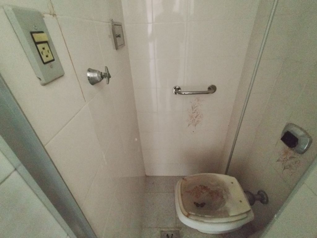 Imagens do imóveis Apartamento de sala e dois quartos com dependência em centro Rio de Janeiro
