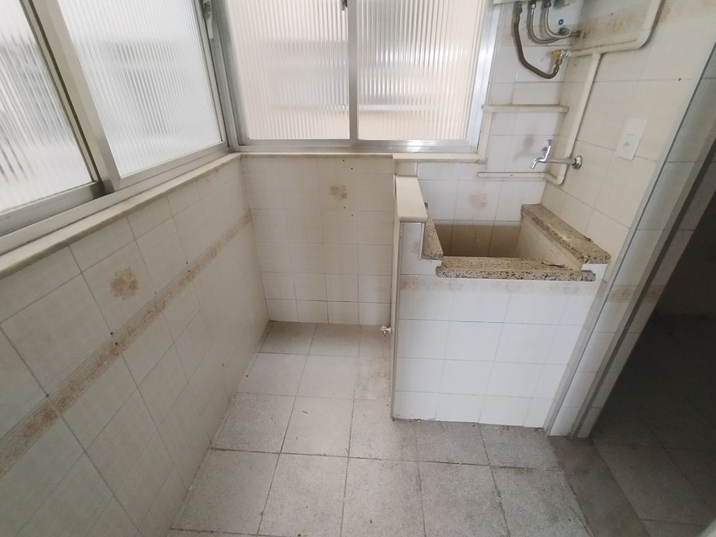 Imagens do imóveis Apartamento de sala e dois quartos com dependência em centro Rio de Janeiro