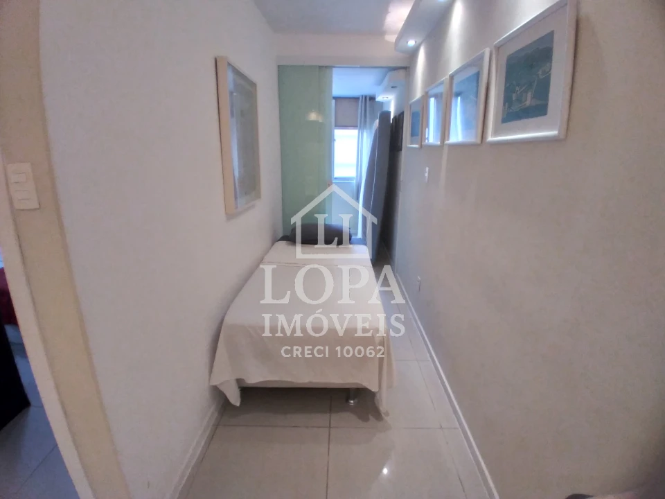 Imagens do imóveis Um apartamento dividido em dois, à venda em Copacabana com cento e vinte metros por  um milhão e quarenta mil reais