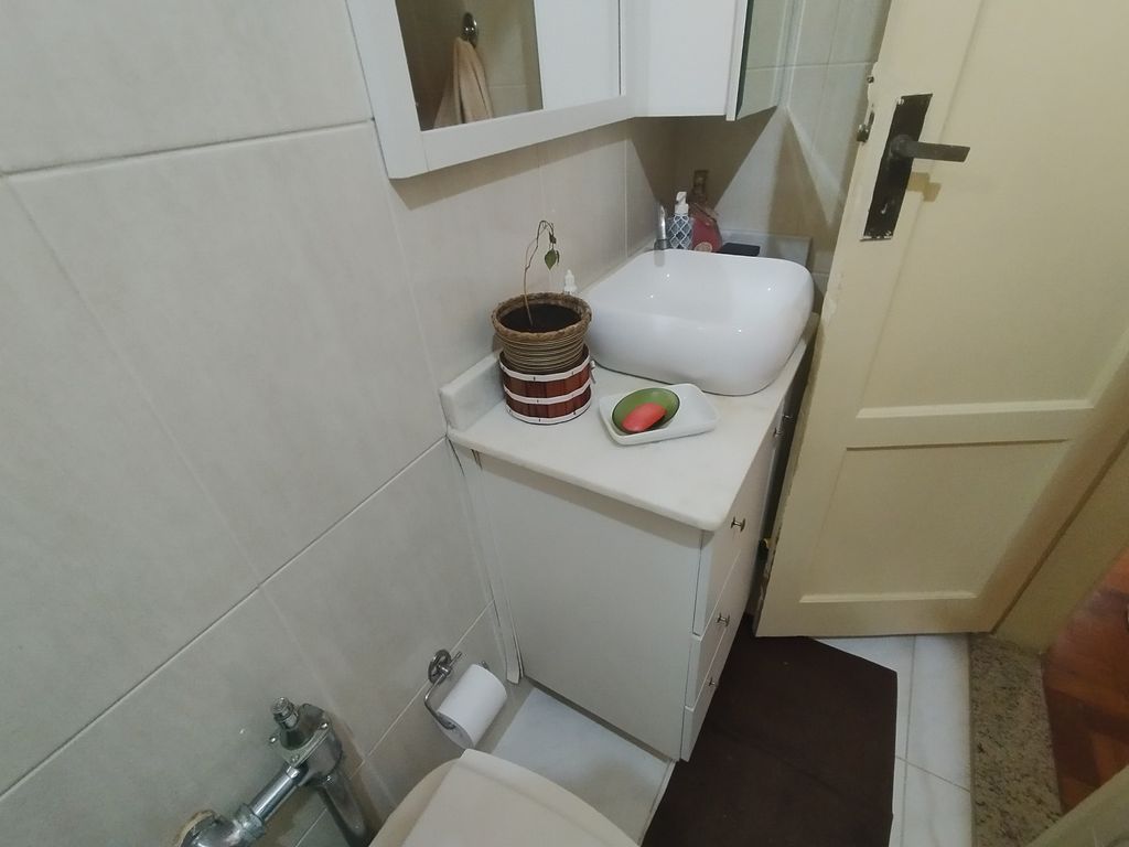 Imagens do imóveis Apartamento sala e quarto, para Vende em Bairro de Fátima Centro Rio de Janeiro