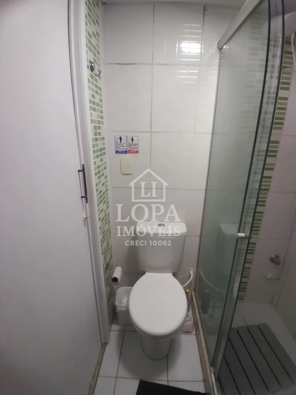 Imagens do imóveis Um apartamento dividido em dois, à venda em Copacabana com cento e vinte metros por  um milhão e quarenta mil reais