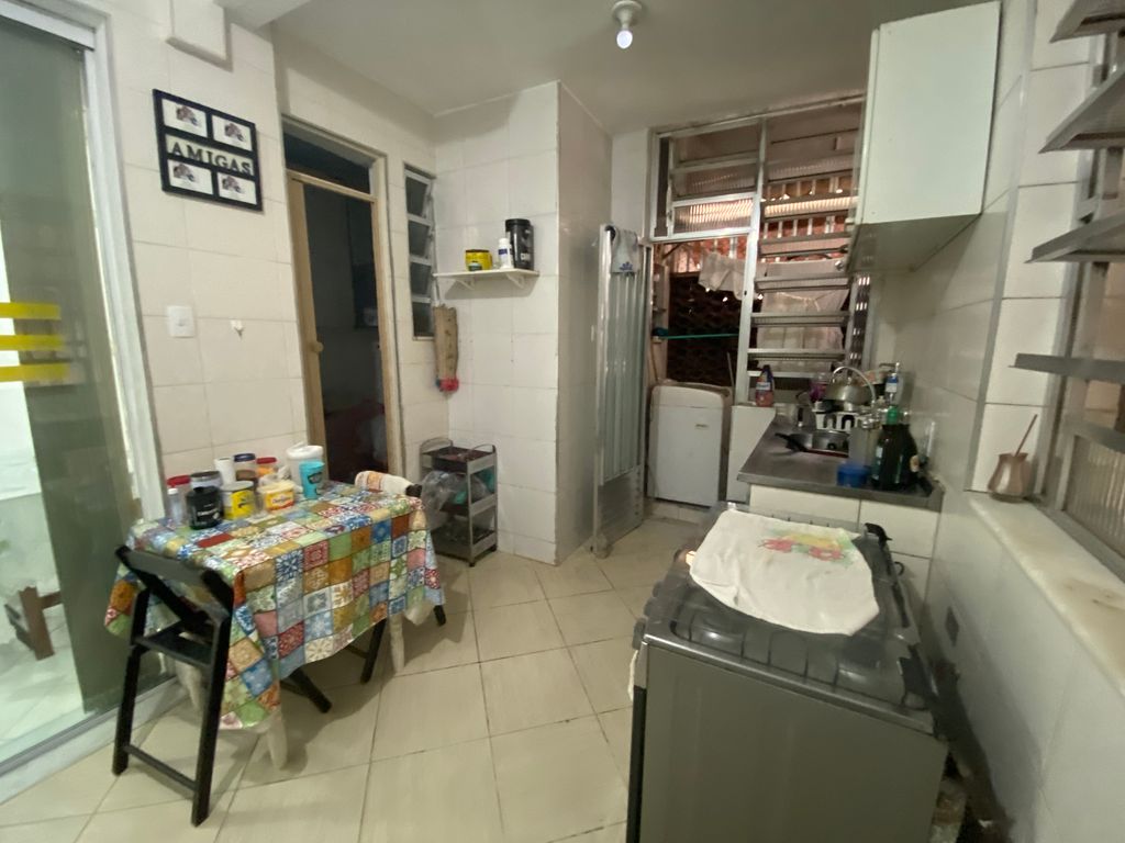 Imagens do imóveis Amplo Apartamento de 2 Quartos + Dependência no Bairro de Fátima Centro do Rio