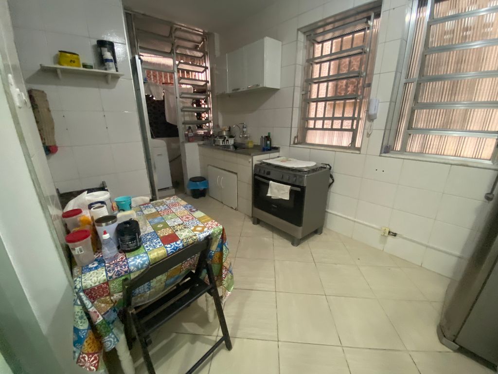 Imagens do imóveis Amplo Apartamento de 2 Quartos + Dependência no Bairro de Fátima Centro do Rio