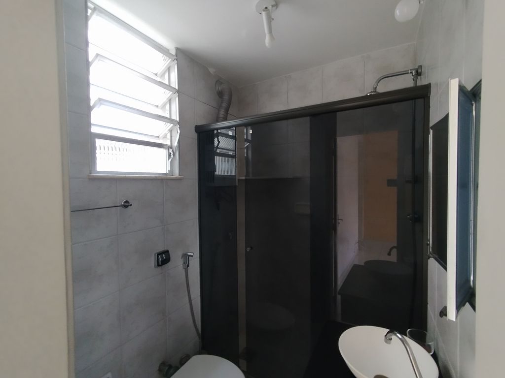 Imagens do imóveis Apartamento de Sala um Quarto e Dependência e Garagem, em centro Rio de Janeiro