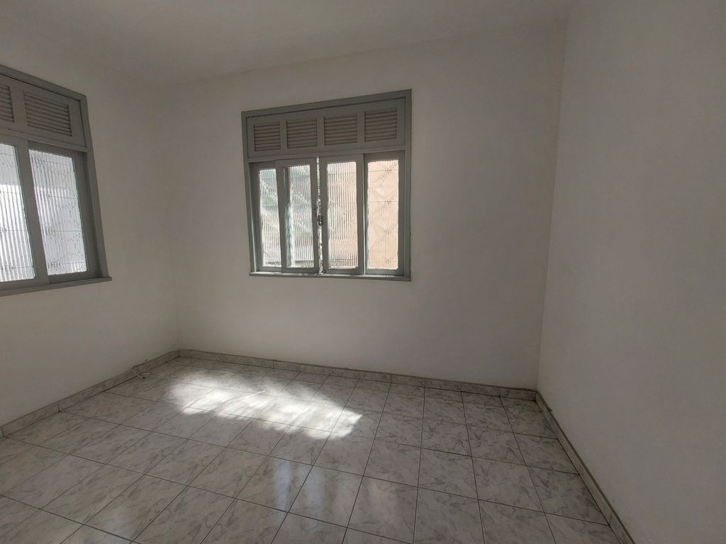 Imagens do imóveis Casa de vila composta de duas casas independentes