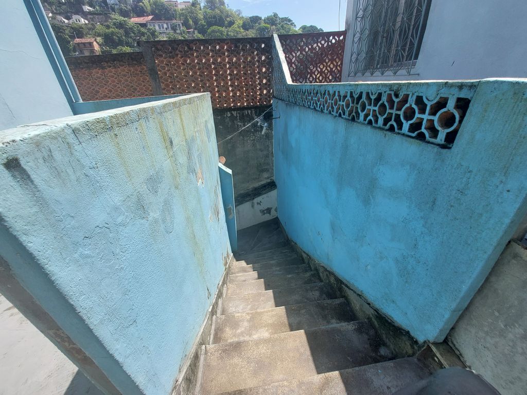 Imagens do imóveis Casa de vila composta de duas casas independentes