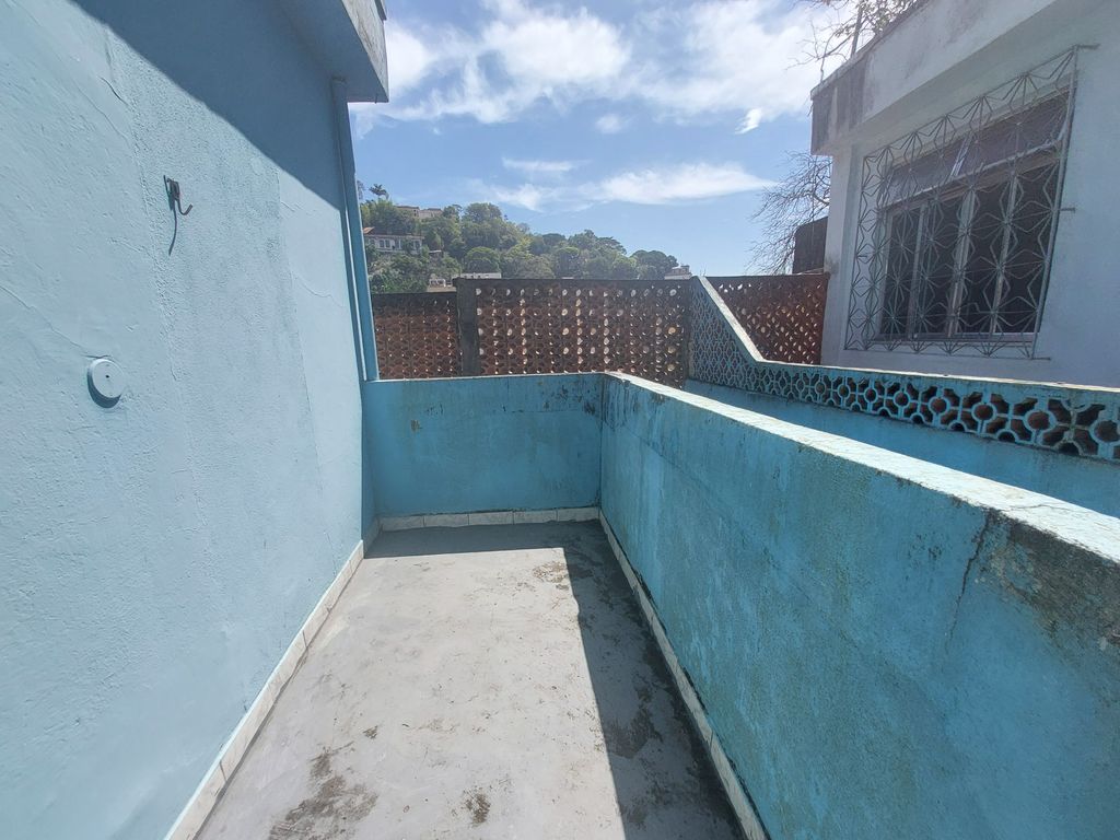 Imagens do imóveis Casa de vila composta de duas casas independentes
