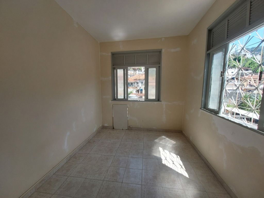 Imagens do imóveis Casa de vila composta de duas casas independentes