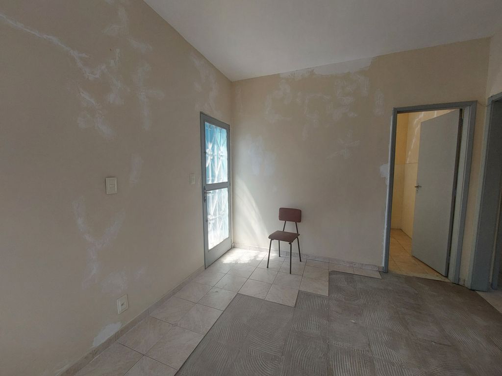 Imagens do imóveis Casa de vila composta de duas casas independentes