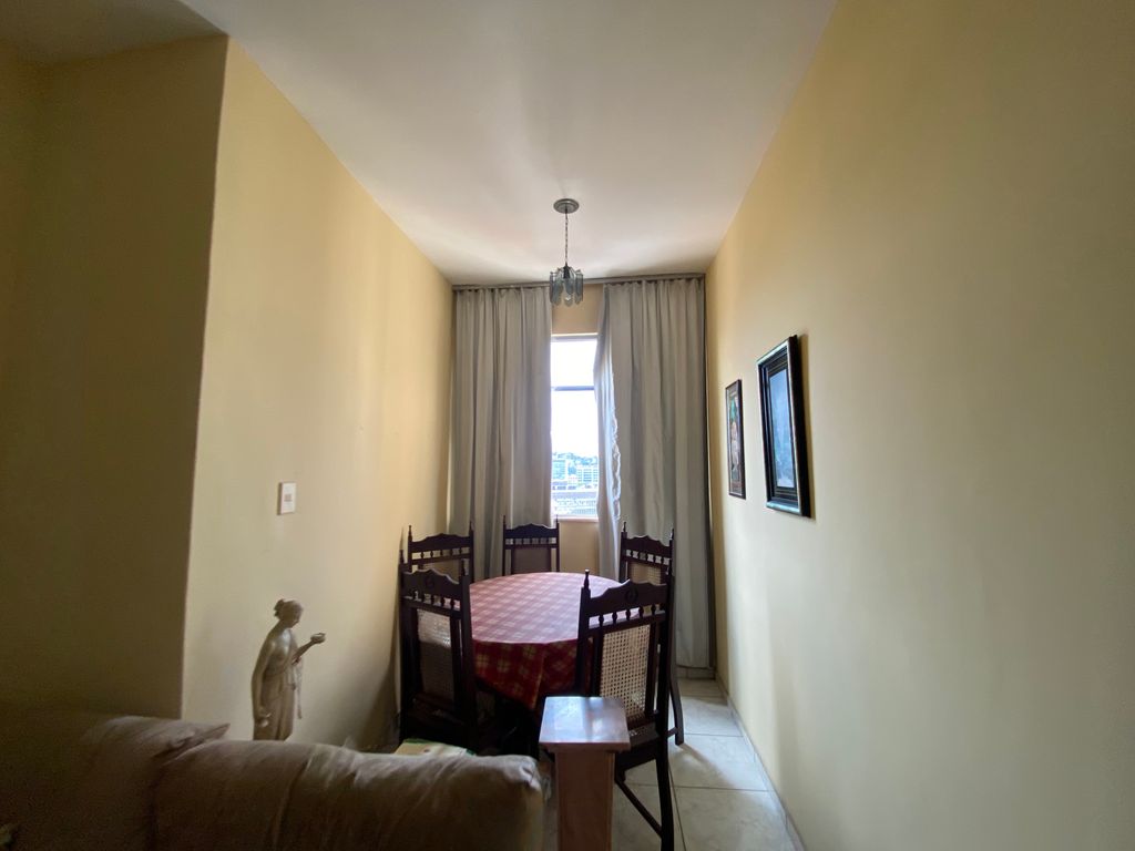 Imagens do imóveis Apartamento de Dois Quartos com Dependência Na Rua do Senado no Centro do RJ