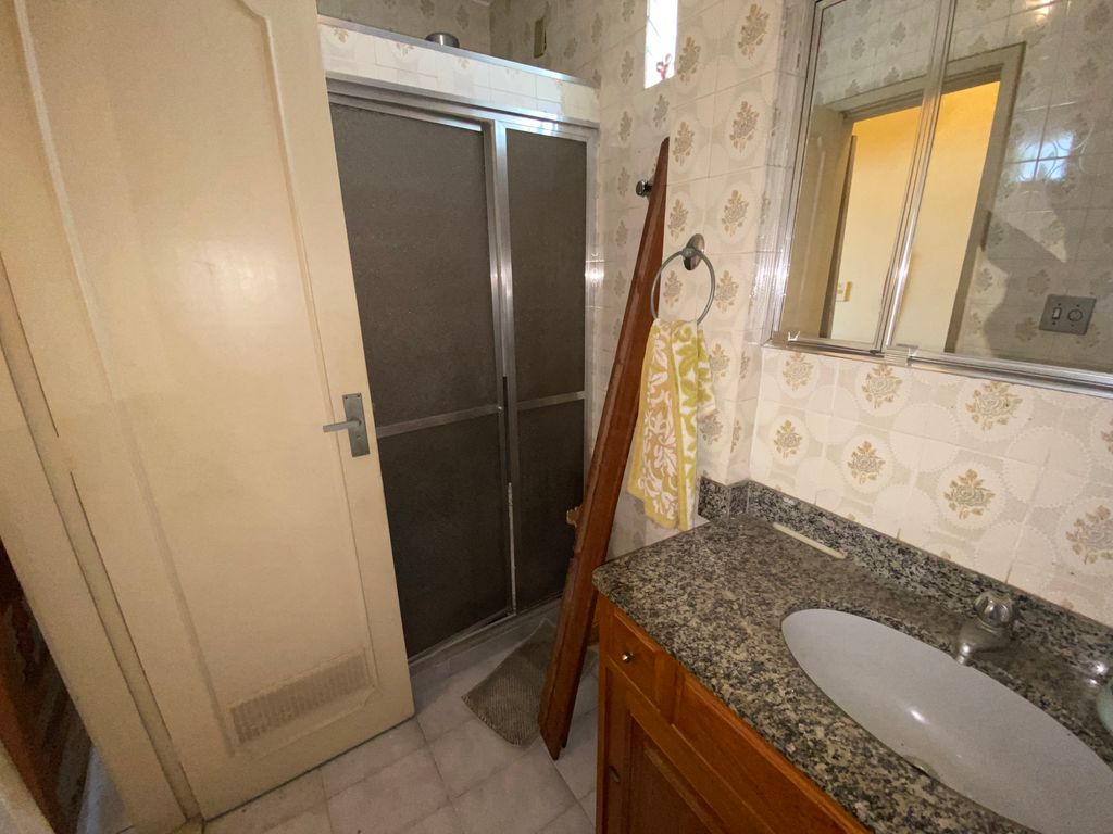 Imagens do imóveis Apartamento de Dois Quartos com Dependência Na Rua do Senado no Centro do RJ