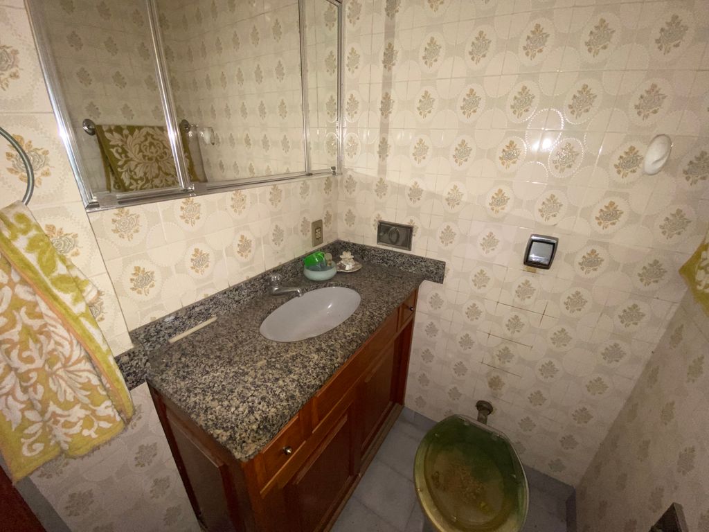 Imagens do imóveis Apartamento de Dois Quartos com Dependência Na Rua do Senado no Centro do RJ
