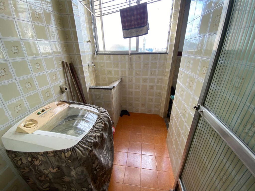 Imagens do imóveis Apartamento de Dois Quartos com Dependência Na Rua do Senado no Centro do RJ