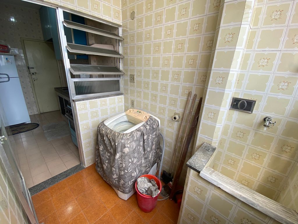 Imagens do imóveis Apartamento de Dois Quartos com Dependência Na Rua do Senado no Centro do RJ