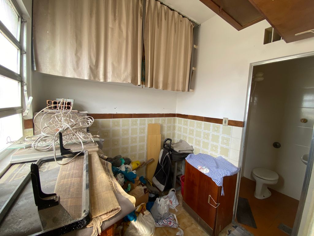 Imagens do imóveis Apartamento de Dois Quartos com Dependência Na Rua do Senado no Centro do RJ