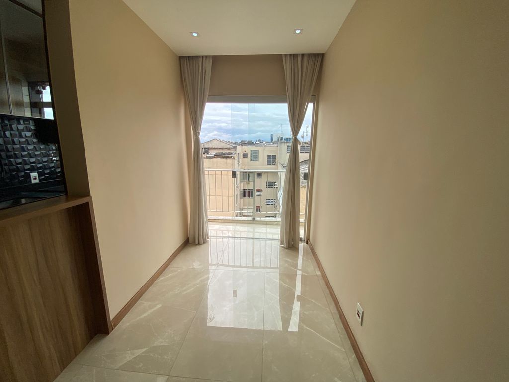 Imagens do imóveis Apartamento de Dois Quartos Reformado + Vaga com Inquilino mensal de 4.000+ Cond