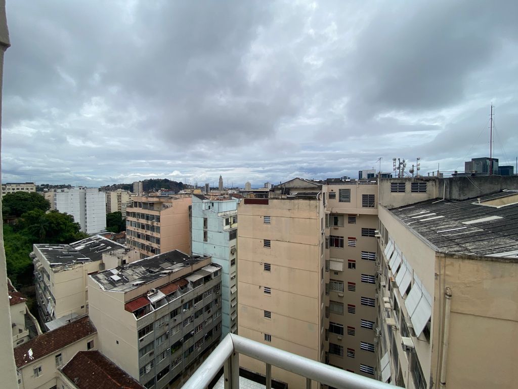 Imagens do imóveis Apartamento de Dois Quartos Reformado + Vaga com Inquilino mensal de 4.000+ Cond