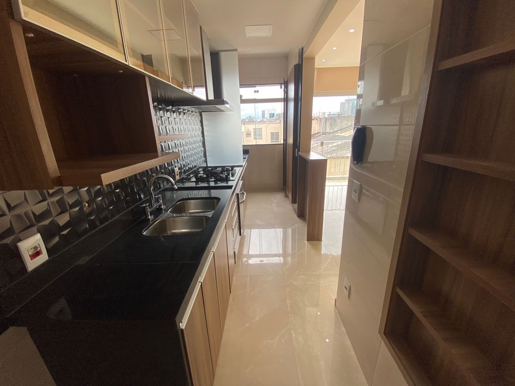 Imagens do imóveis Apartamento de Dois Quartos Reformado + Vaga com Inquilino mensal de 4.000+ Cond