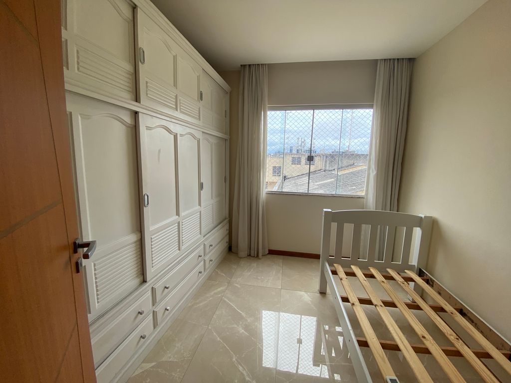 Imagens do imóveis Apartamento de Dois Quartos Reformado + Vaga com Inquilino mensal de 4.000+ Cond
