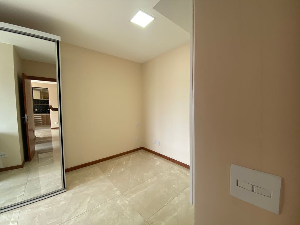 Imagens do imóveis Apartamento de Dois Quartos Reformado + Vaga com Inquilino mensal de 4.000+ Cond