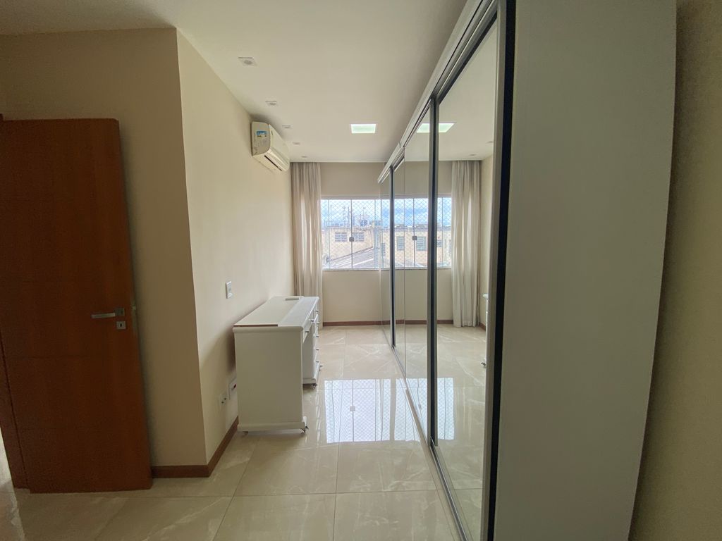 Imagens do imóveis Apartamento de Dois Quartos Reformado + Vaga com Inquilino mensal de 4.000+ Cond