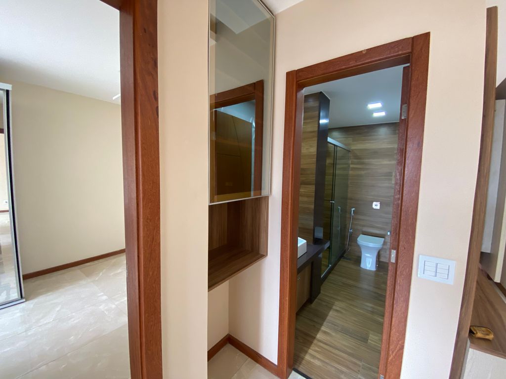 Imagens do imóveis Apartamento de Dois Quartos Reformado + Vaga com Inquilino mensal de 4.000+ Cond