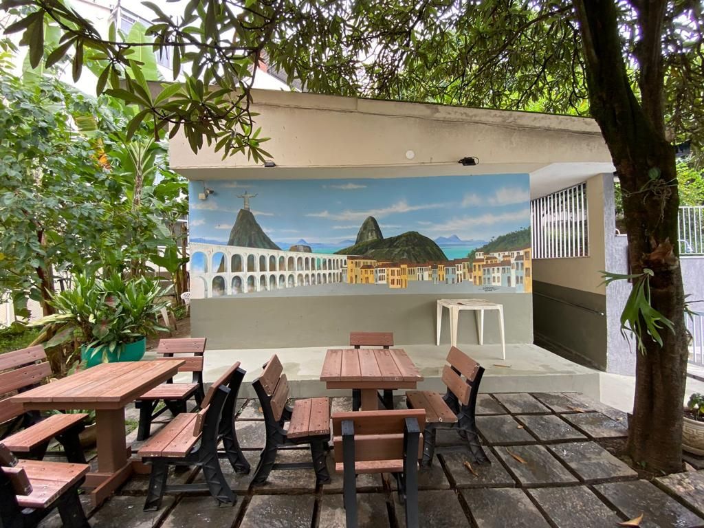 Imagens do imóveis Apartamento de Dois Quartos Reformado + Vaga com Inquilino mensal de 4.000+ Cond