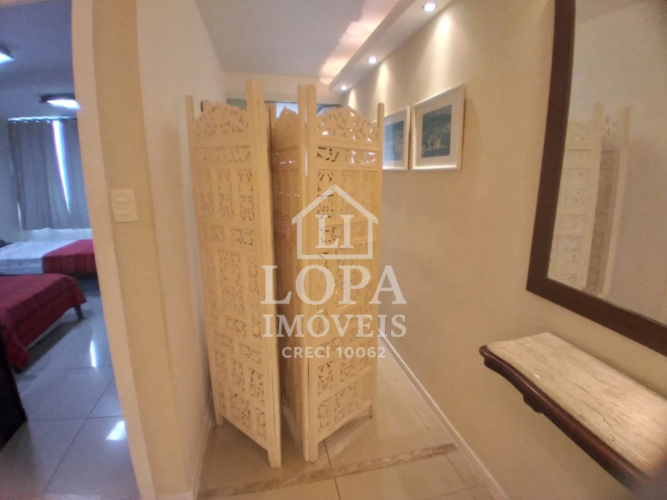 Imagens do imóveis Um apartamento dividido em dois, à venda em Copacabana com cento e vinte metros por  um milhão e quarenta mil reais