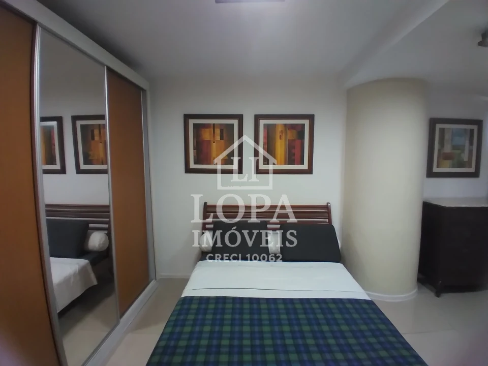 Imagens do imóveis Um apartamento dividido em dois, à venda em Copacabana com cento e vinte metros por  um milhão e quarenta mil reais