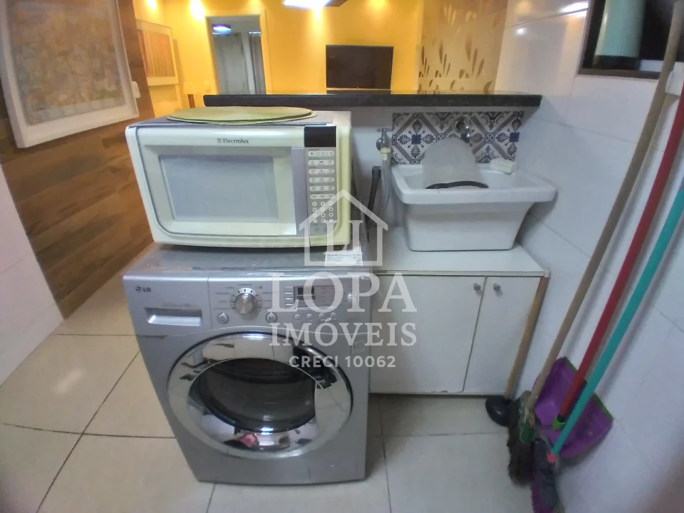 Imagens do imóveis Um apartamento dividido em dois, à venda em Copacabana com cento e vinte metros por  um milhão e quarenta mil reais