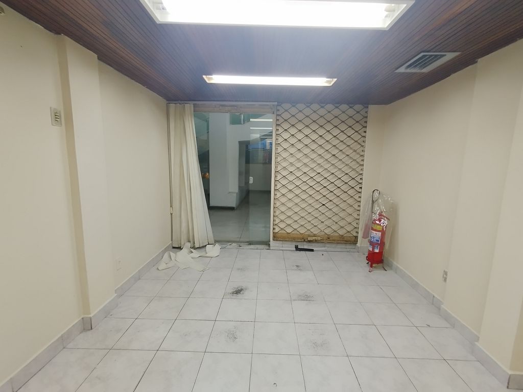 Imagens do imóveis Loja com Mezanino  e garagem na escritura para venda em  Flamengo Rio de Janeiro