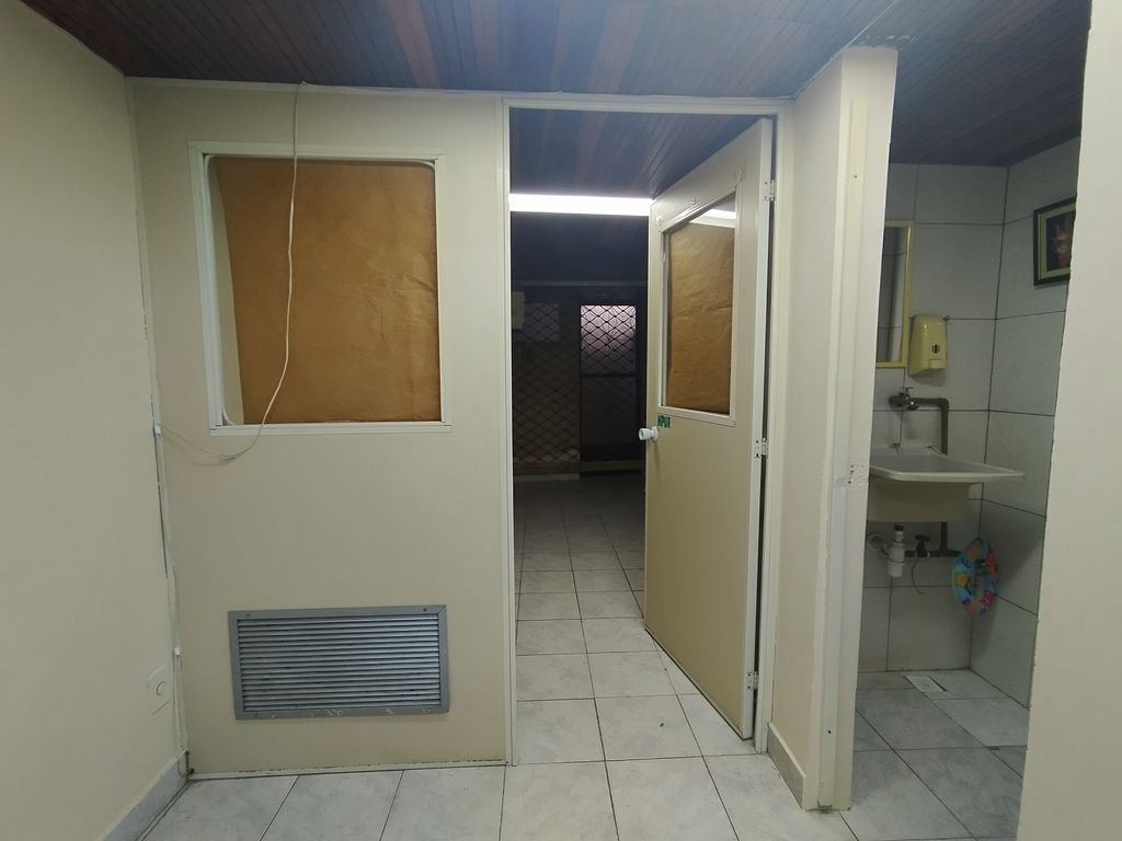 Imagens do imóveis Loja com Mezanino  e garagem na escritura para venda em  Flamengo Rio de Janeiro