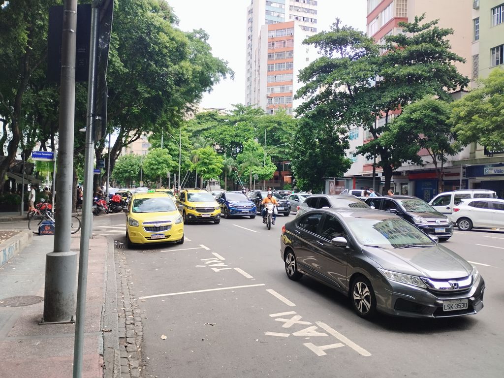 Imagens do imóveis Loja com Mezanino  e garagem na escritura para venda em  Flamengo Rio de Janeiro