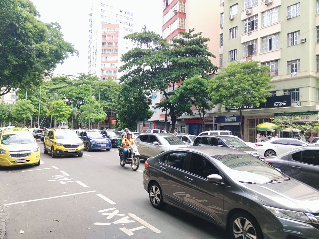 Imagens do imóveis Loja com Mezanino  e garagem na escritura para venda em  Flamengo Rio de Janeiro