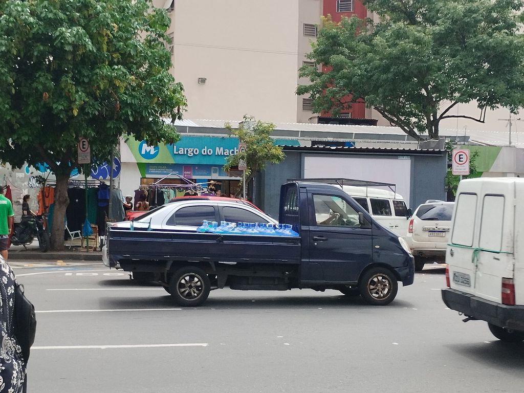 Imagens do imóveis Loja com Mezanino  e garagem na escritura para venda em  Flamengo Rio de Janeiro