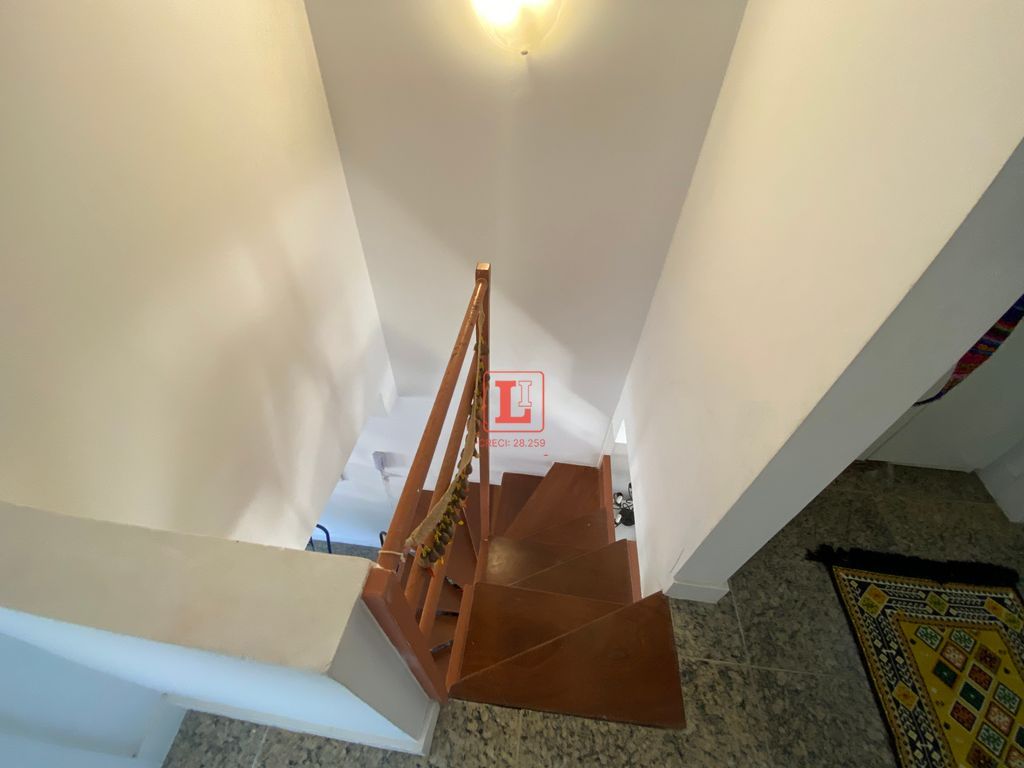 Imagens do imóveis Amplo Apartamento Duplex de 2 Quartos com Varanda e Infraestrutura Santa Teresa