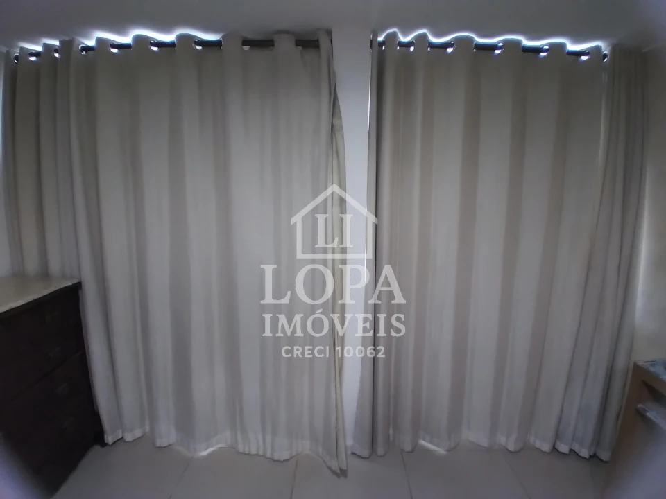 Imagens do imóveis Um apartamento dividido em dois, à venda em Copacabana com cento e vinte metros por  um milhão e quarenta mil reais