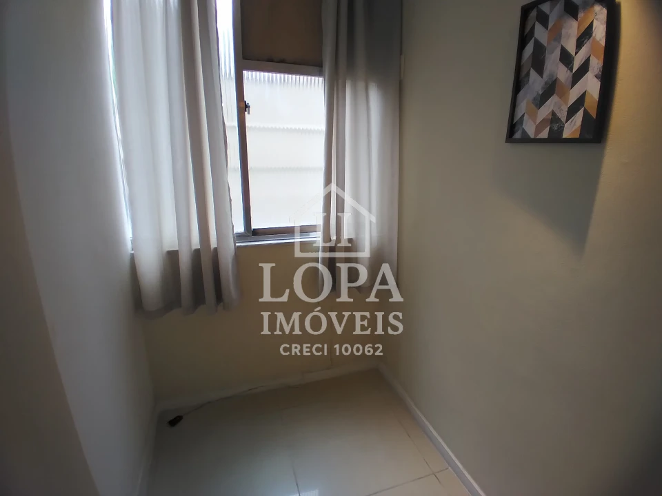 Imagens do imóveis Um apartamento dividido em dois, à venda em Copacabana com cento e vinte metros por  um milhão e quarenta mil reais