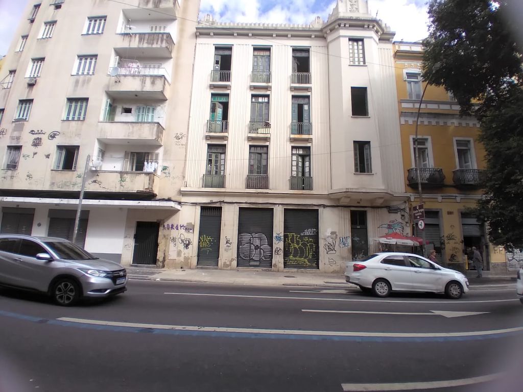 Imagens do imóveis Prédio com vários conjugados no centro do Rio para venda e localização excelente