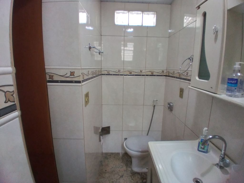 Imagens do imóveis Casa com 3 quartos, garagem com espaço para 3 carros e churrasqueira 100 m²