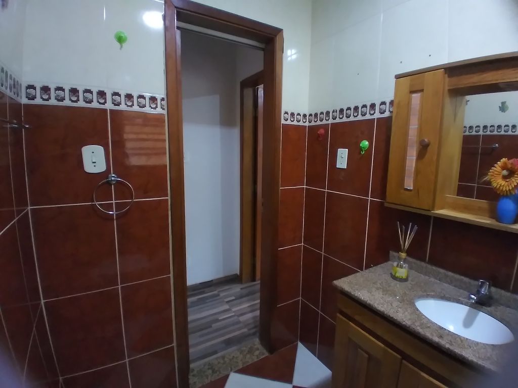 Imagens do imóveis Casa com 3 quartos, garagem com espaço para 3 carros e churrasqueira 100 m²